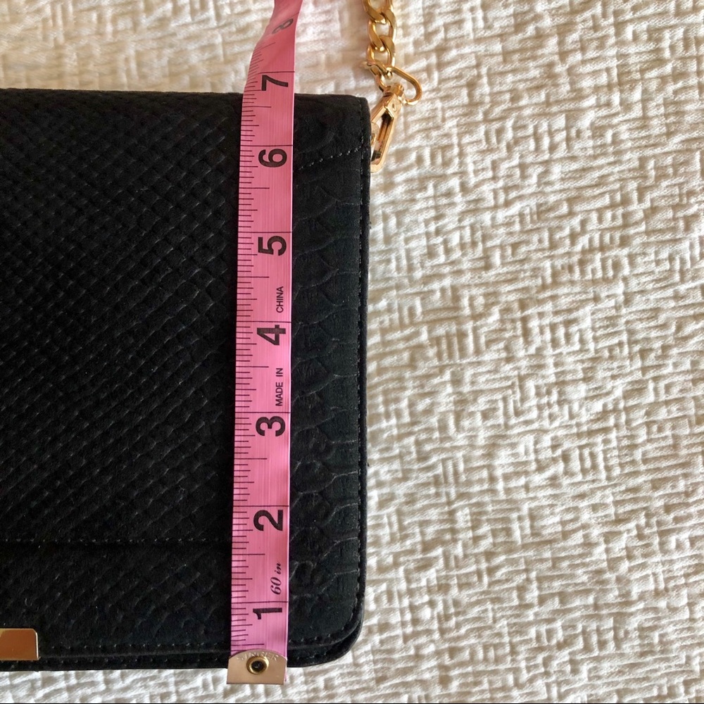 New Look Faux Suede Textured Sling Handbag - Picture 13 of 14